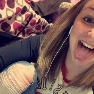 Meet your Posher, Julia